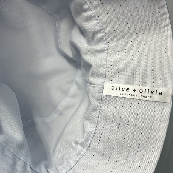 ALICE + OLIVIA daisy printed bucket hat - Picture 3 of 3